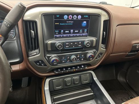 Used 2016 Chevrolet Silverado 2500 High Country w/ Duramax Plus Package image 18