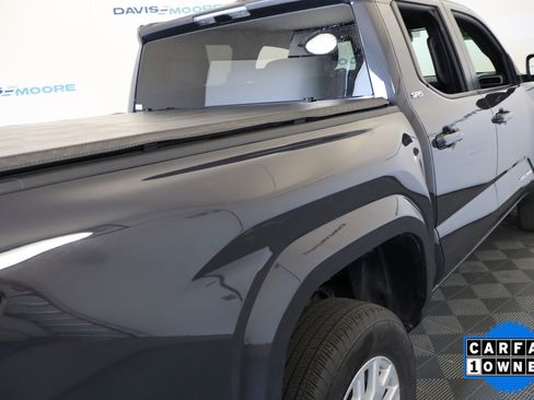 Used 2025 Toyota Tacoma SR5 image 7