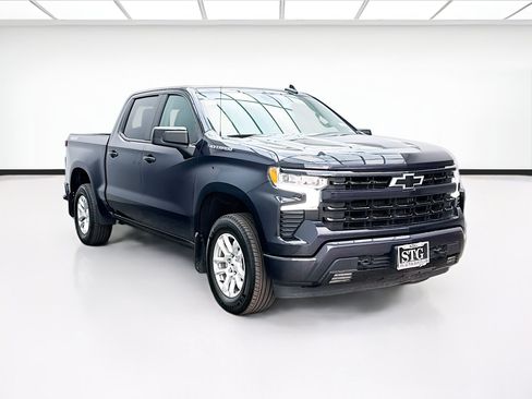 Used 2024 Chevrolet Silverado 1500 RST w/ Convenience Package II AWD/4WD image 3