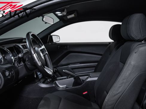 Used 2014 Ford Mustang Coupe RWD image 19