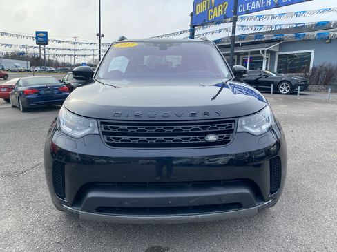 Used 2017 Land Rover Discovery First Edition image 2