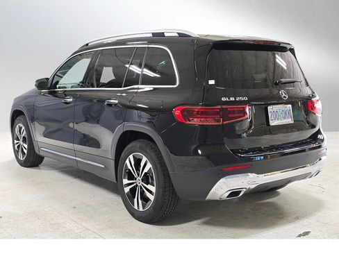 Certified 2025 Mercedes-Benz GLB 250 4MATIC image 5