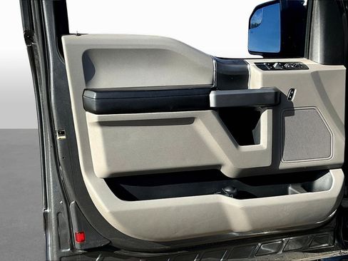 Used 2015 Ford F150 XLT w/ Equipment Group 301A Mid image 16