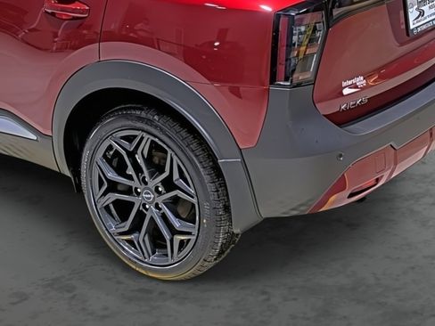New 2026 Nissan Kicks SR image 9