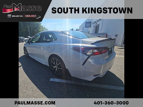 Used 2023 Toyota Camry SE AWD/4WD image 5