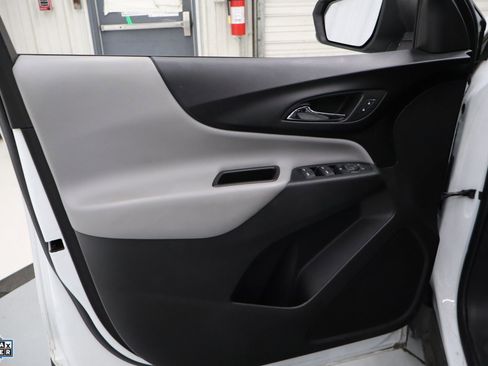 Used 2019 Chevrolet Equinox LS image 12
