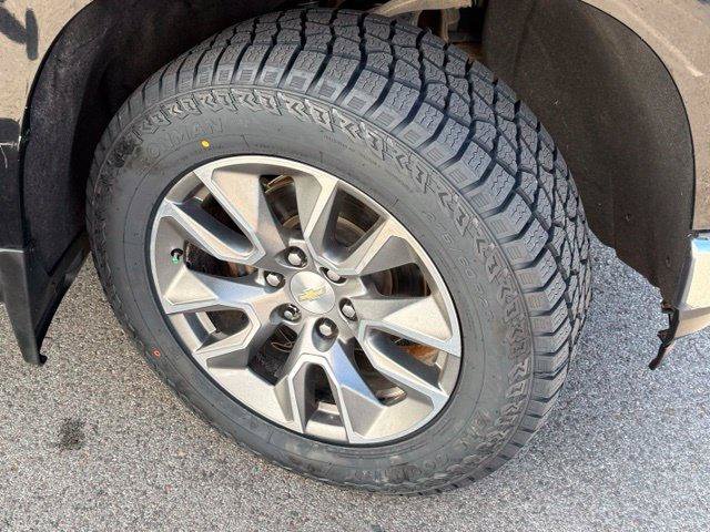 Used 2021 Chevrolet Silverado 1500 LT w/ Convenience Package II RWD image 16