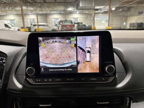 Used 2021 Nissan Rogue SV image 24