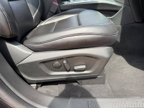 Used 2023 Ford Explorer XLT w/ Equipment Group 202A AWD/4WD image 24