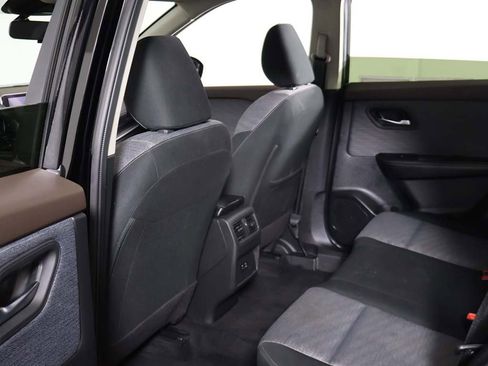 Used 2023 Nissan Rogue SV image 23