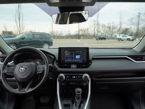 Used 2022 Toyota RAV4 XLE w/ Convenience Package image 26
