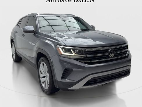 Used 2023 Volkswagen Atlas Cross Sport SE w/ Panoramic Sunroof Package FWD image 2