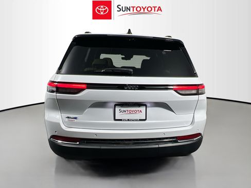 Used 2022 Jeep Grand Cherokee Limited 4xe w/ Luxury Tech Group II AWD/4WD image 7