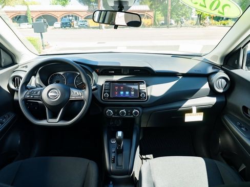 New 2025 Nissan Kicks Play S image 9