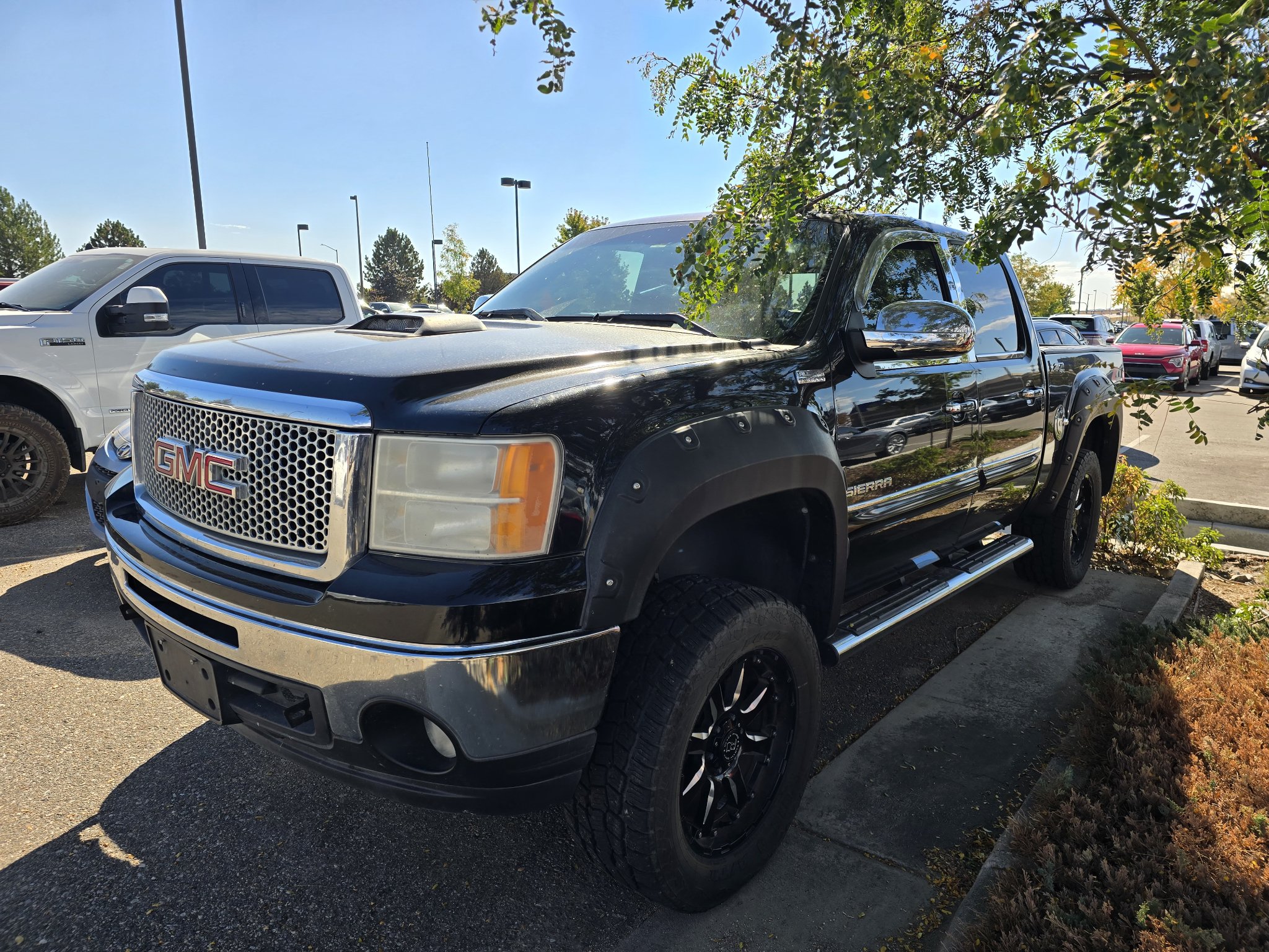 Used 2012 GMC Sierra 1500 SLT w/ All-Terrain Package AWD/4WD image 13
