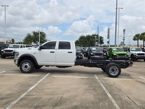 New 2026 RAM 5500 Tradesman w/ Chrome Appearance Group AWD/4WD image 9