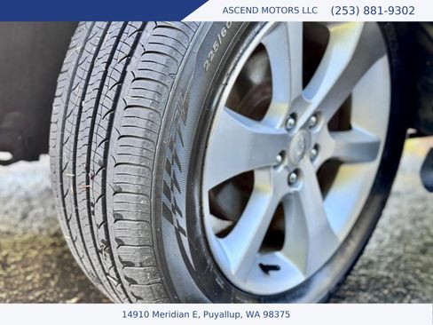 Used 2013 Subaru Outback 2.5i Limited w/ Moonroof Pkg AWD/4WD image 16