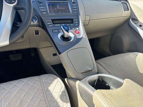 Used 2014 Toyota Prius Four image 33