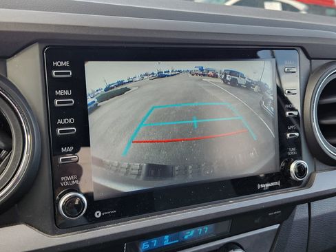 Used 2021 Toyota Tacoma TRD Sport w/ Technology Package image 19