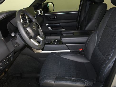 Used 2024 Toyota Sequoia Platinum image 5