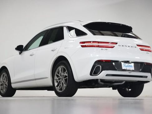 Used 2024 Genesis GV70 2.5T AWD/4WD image 12