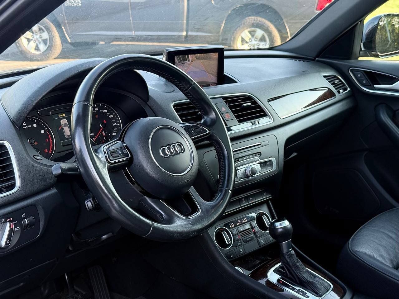 Used 2017 Audi Q3 2.0T Premium Plus w/ Premium Plus Package FWD image 9