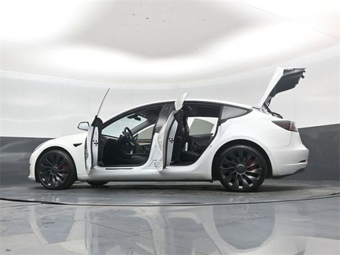 Used 2022 Tesla Model 3 Performance image 55