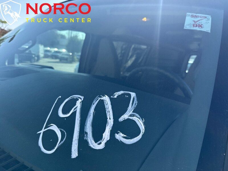 Used 2017 Chevrolet Express 2500 RWD image 26