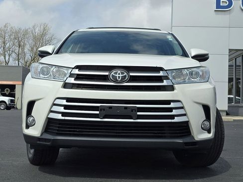 Used 2017 Toyota Highlander Plus AWD/4WD image 11