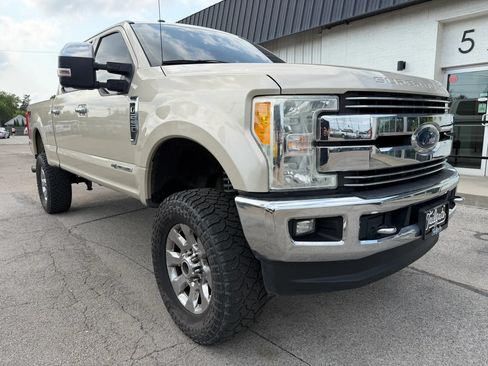 Used 2017 Ford F250 Lariat w/ Chrome Package AWD/4WD image 2