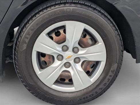 Used 2017 Chevrolet Cruze LS FWD image 22