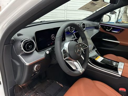 Used 2025 Mercedes-Benz C 300 Sedan image 9