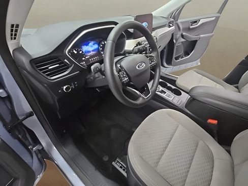 Used 2022 Ford Escape SE w/ Cold Weather Package FWD image 13