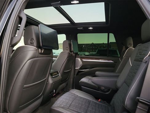 Used 2025 Cadillac Escalade Sport Platinum w/ LPO, ONYX Package image 13