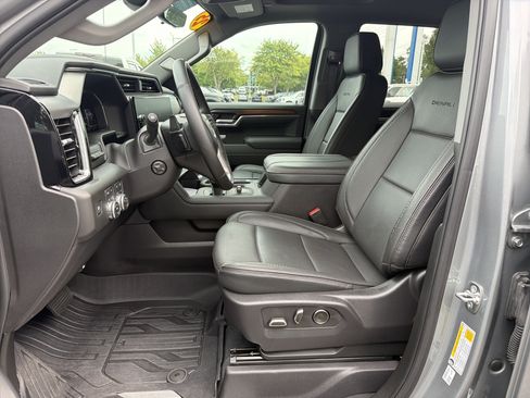 Used 2025 GMC Sierra 1500 Denali w/ Denali Reserve Package AWD/4WD image 16