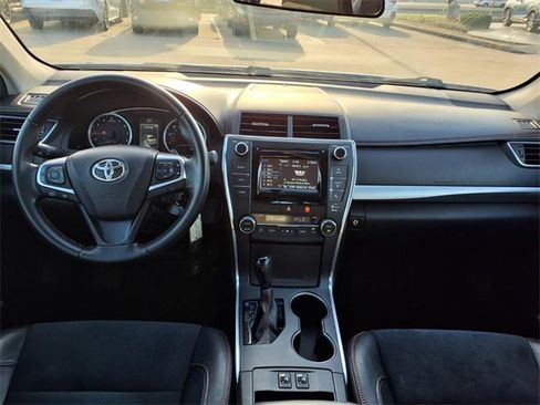 Used 2015 Toyota Camry XSE image 5