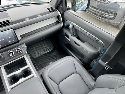 Certified 2025 Land Rover Defender 110 S AWD/4WD image 18