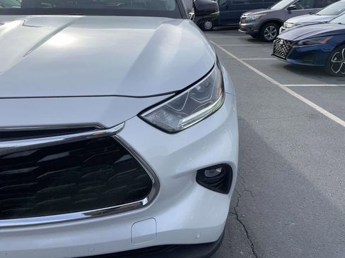 Used 2024 Toyota Highlander Platinum image 14