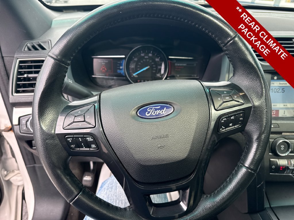 Used 2018 Ford Explorer XLT w/ Equipment Group 202A AWD/4WD image 17