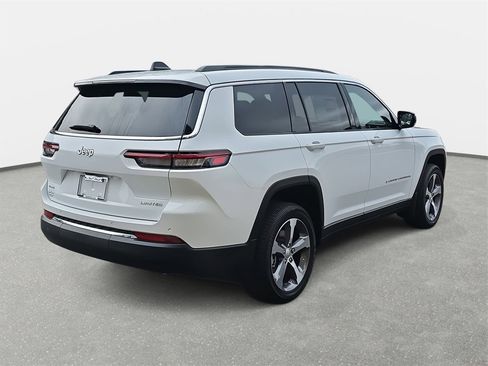 New 2025 Jeep Grand Cherokee L Limited w/ MOPAR Finishing Package image 5