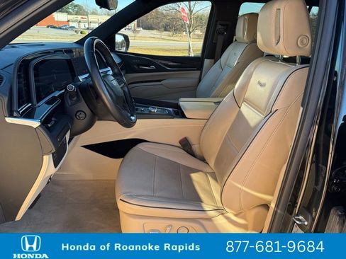Used 2024 Cadillac Escalade Premium Luxury image 9