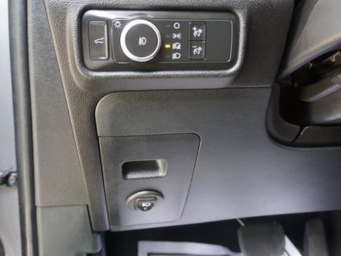 Used 2023 Ford Explorer XLT RWD image 26