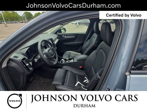 Used 2023 Volvo XC40 B5 Plus w/ Protection Package Premier AWD/4WD image 11