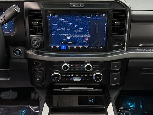 Used 2026 Ford F450 Platinum w/ FX4 Off-Road Package AWD/4WD image 22