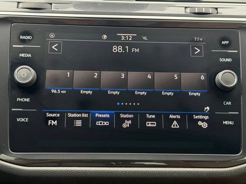 Certified 2022 Volkswagen Tiguan SE w/ Panoramic Sunroof Package FWD image 25