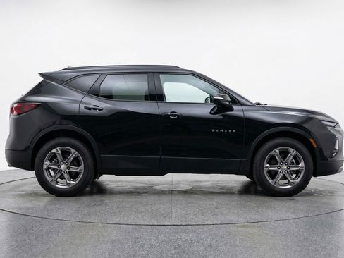 Used 2025 Chevrolet Blazer LT image 11