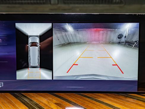 Used 2025 Cadillac Escalade ESV Sport Platinum w/ LPO, Floor Liner Package image 18