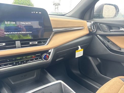 New 2026 Chevrolet Equinox ACTIV AWD/4WD image 18