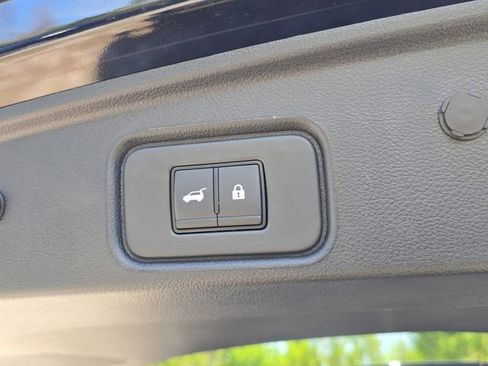 New 2026 Nissan Pathfinder SL w/ SL Premium Package image 11