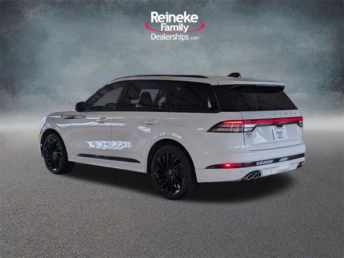 Used 2025 Lincoln Aviator Reserve w/ Jet Appearance Package image 8